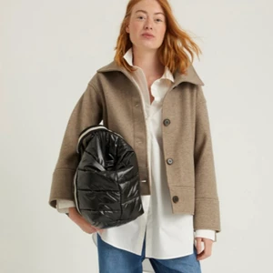 Beige jacka - Har lagt upp denna igen pga. Såldes inte förra gången!