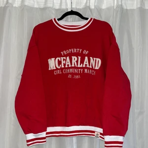 Sweatshirt i storlek S - Cool sweatshirt från pull&bear i storlek S!🌟