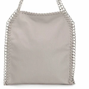 Pricilla väska  - Säljer denna fina väska i bra skick, använd ett fåtal gånger❤️