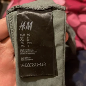 Bikini topp  - Säljer denna då jag knappt använder den, bra passform och jätte fin i färgen, nästan helt ny använt ca 3 ggr