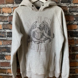 Reckless Scholars hoodie - 4th Anniversary Scholars Hoodie + Heather Grey. Äkta helt ny oanvänd. Deadstock. För stor för mig så säljer. 100% bomull. Scholars Gargoyle Logo in Metal Nail-Head Studs. Mått: 68cmL, 56cmW