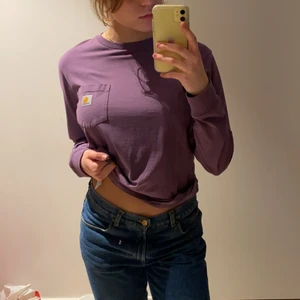 Carhartt långärmad t-shirt - Super cool nyskick kommer ej till användning har storlek S-M är 177 såå skönt material 