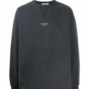 Acne Studios Stockholm Reverse  - Fin och ren tröja från Acne, passform är stor, passar som en Large. Oversized fit.                                               Storlek:XS (passar som en L)