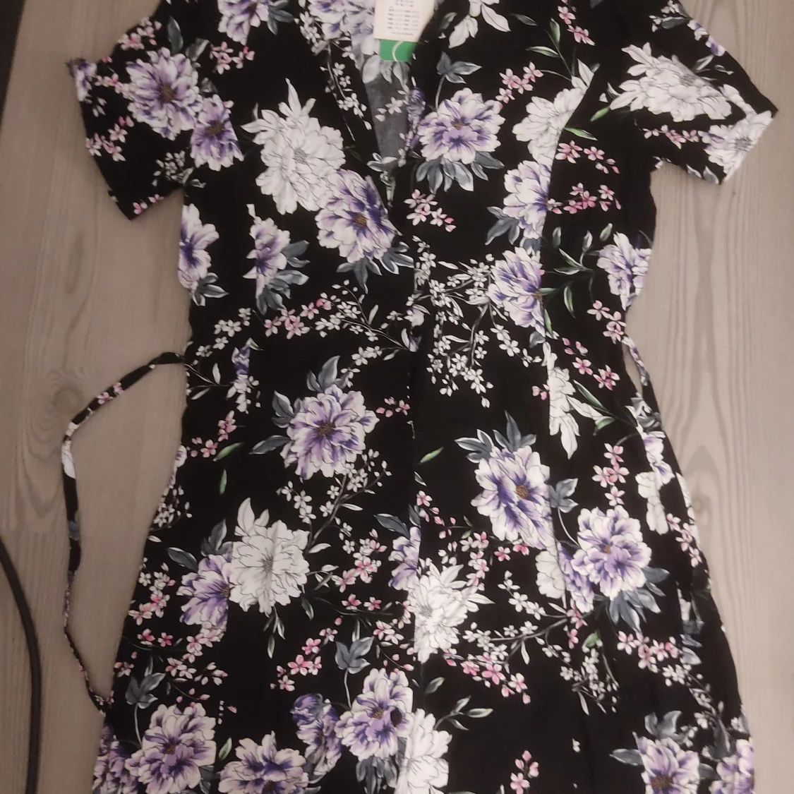 Blommig klĂ€ning đ