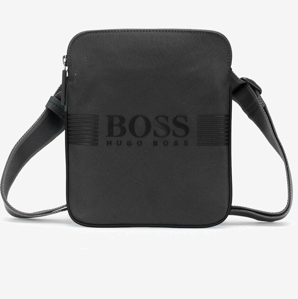 Hugo boss - Väskor | Plick Second Hand