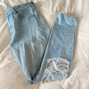Superfina jeans från Dr Denim! Säljer pga blivit för korta för mig, är 183cm. Passar främst XS. Slutsålda!⚡️