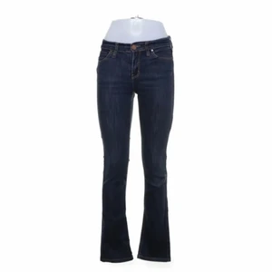 Jeans  - Snygga jeans från mango i en jätte fin blå färg 