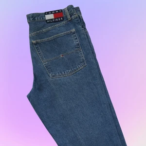 Vintage Tommy Hilfiger Jeans - Vintage Tommy Hilfiger Jeans. Waist: 36 - Length: 32. Utmärkt vintageskick.