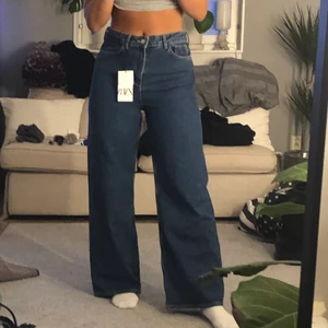 Zara jeans - Helt nya zara jeans som var för stora för mig❣️❣️