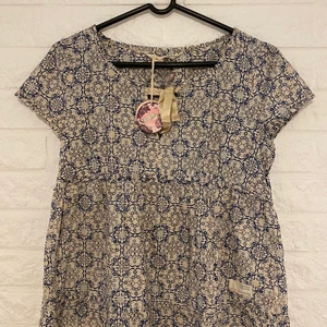 Jättefin odd molly blus - Säljer då den bara har blivit liggande, prislapp finns kvar. Jättesöt men inte riktigt min stil längre. Storlek: 2 (M).💙 