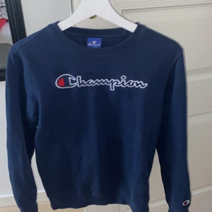 Cammpion sweatshirt  - Säljer pga av att den inte kommit till användning 