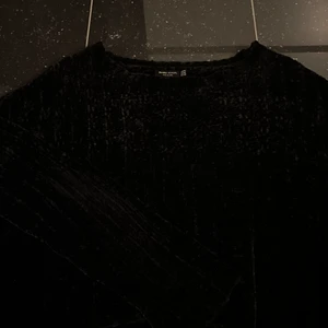 Tröja - Mysig stickat sammetströja från Bershka. 