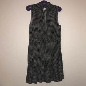 Tunika/ dress / kort klänning  - Svart/vit mönstrad klänning tunn och fin , använt ett par gånger, i fin good skik 