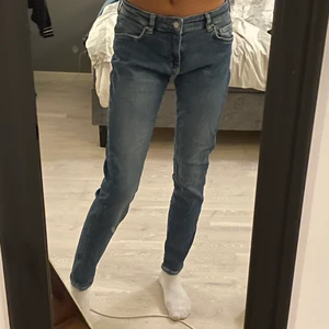Karve jeans - Oanvända karve jeans. Herrstorlek men bra passform på tjejer. Nypris 700kr