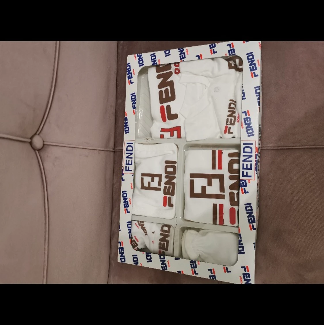 Märkes babyboxar för nyfödda - 91