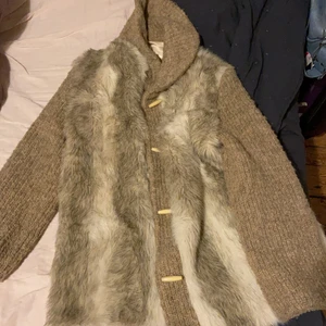 Vintage jacka  - Snygg vintage jacka perfekt nu till vintern! Så jävla snygg men har för mycket jackor☠️