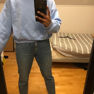 Ljusblå tröja  - Mjuk ljusblå tröja 