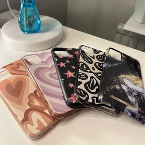Mobilskal Iphone 11  - Säljer dessa superfina skal då jag har ny telefon! 30kr styck förutom ideal of sweden skalet som säljs för 75kr. Frakt 11💕 ⚠️OBS⚠️ bara ideal of sweden skalet kvar!