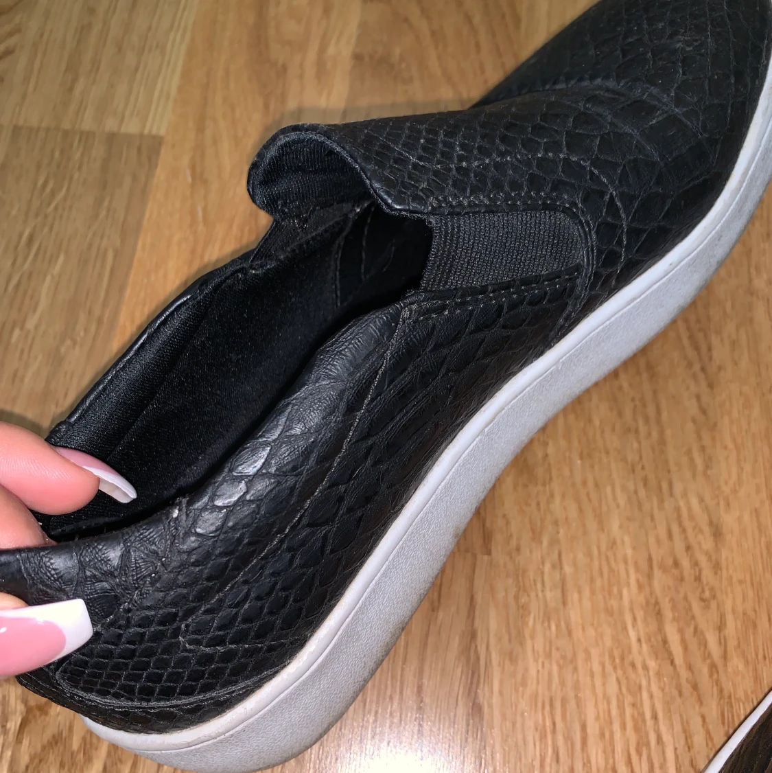 Svarta skin slip-ins - 91