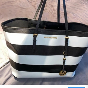 Michael kors väska - Handväska, äkta Michael kors, fint skick