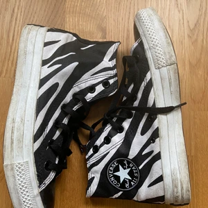 Zebra Converse  - Super coola Converse, passar till allt 