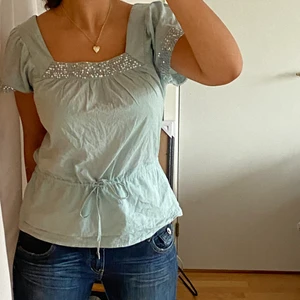 Y2k topp - Y2k/Hannah Montana liknande topp!🌟 Köpt second Hand, passar alla storlekar beroende på önskad passform. 