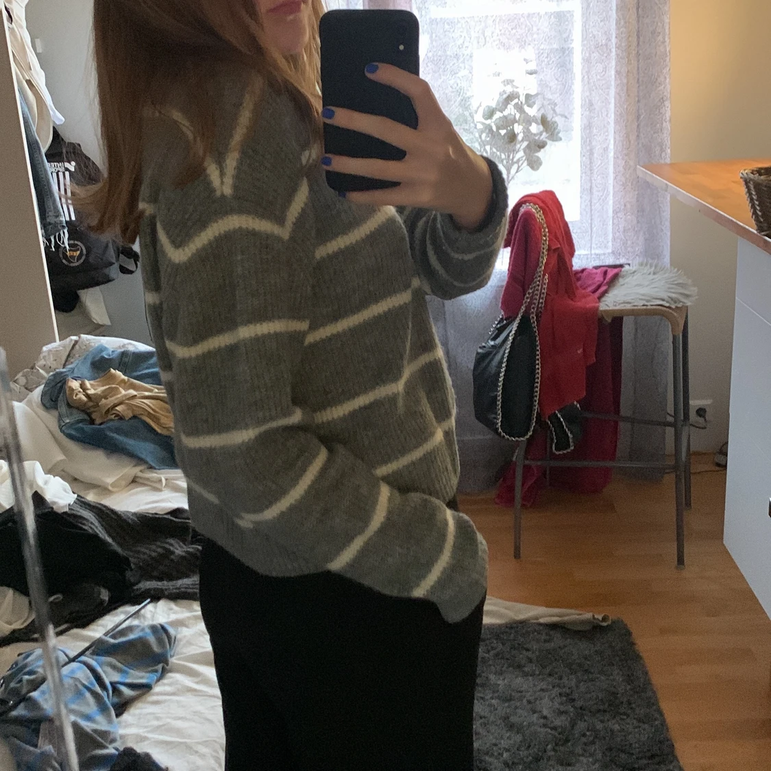 Grå, randig stickad tröja - 90