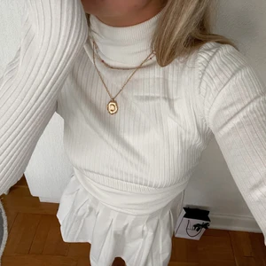 Zara tröja - Polotröja från zara! Så fin men används inte. Använd enstaka gånger. 1-2 ggr. 😍🌙