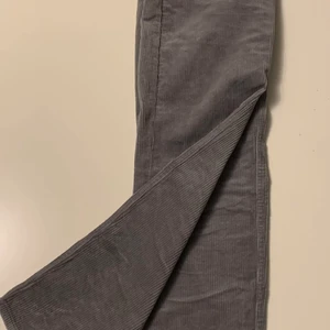 Nya byxor  - Använd en gång.  Storlek 36 .