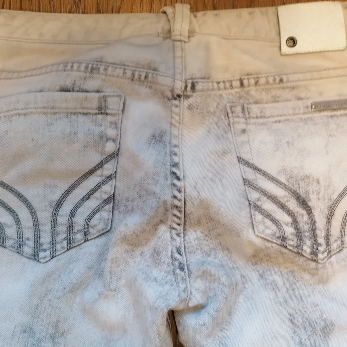 ARMANI EXCHANGE Gray Jeans US 8 - 91