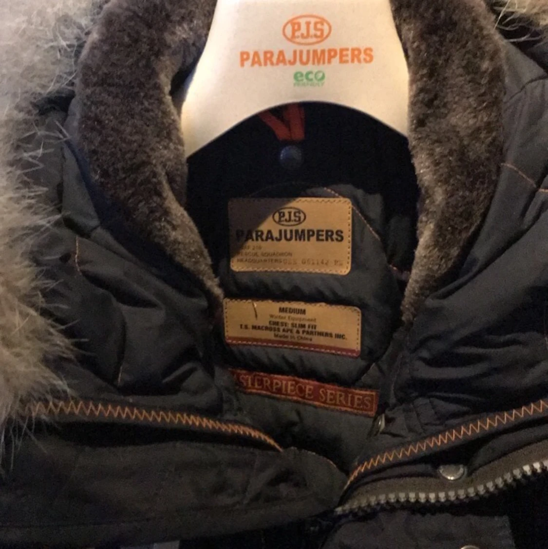 Parajumper Storlek M. Mörkblå  - 90