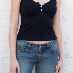 Brandy Melville linne  - Säljer detta superfina linne från brandy Melville. Aldrig använt! 💕💕