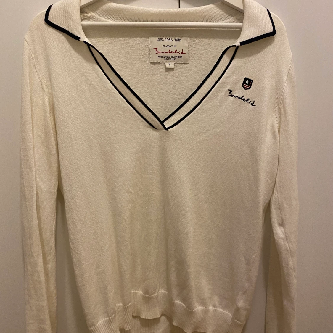 Bondelid tröja i storlek small.