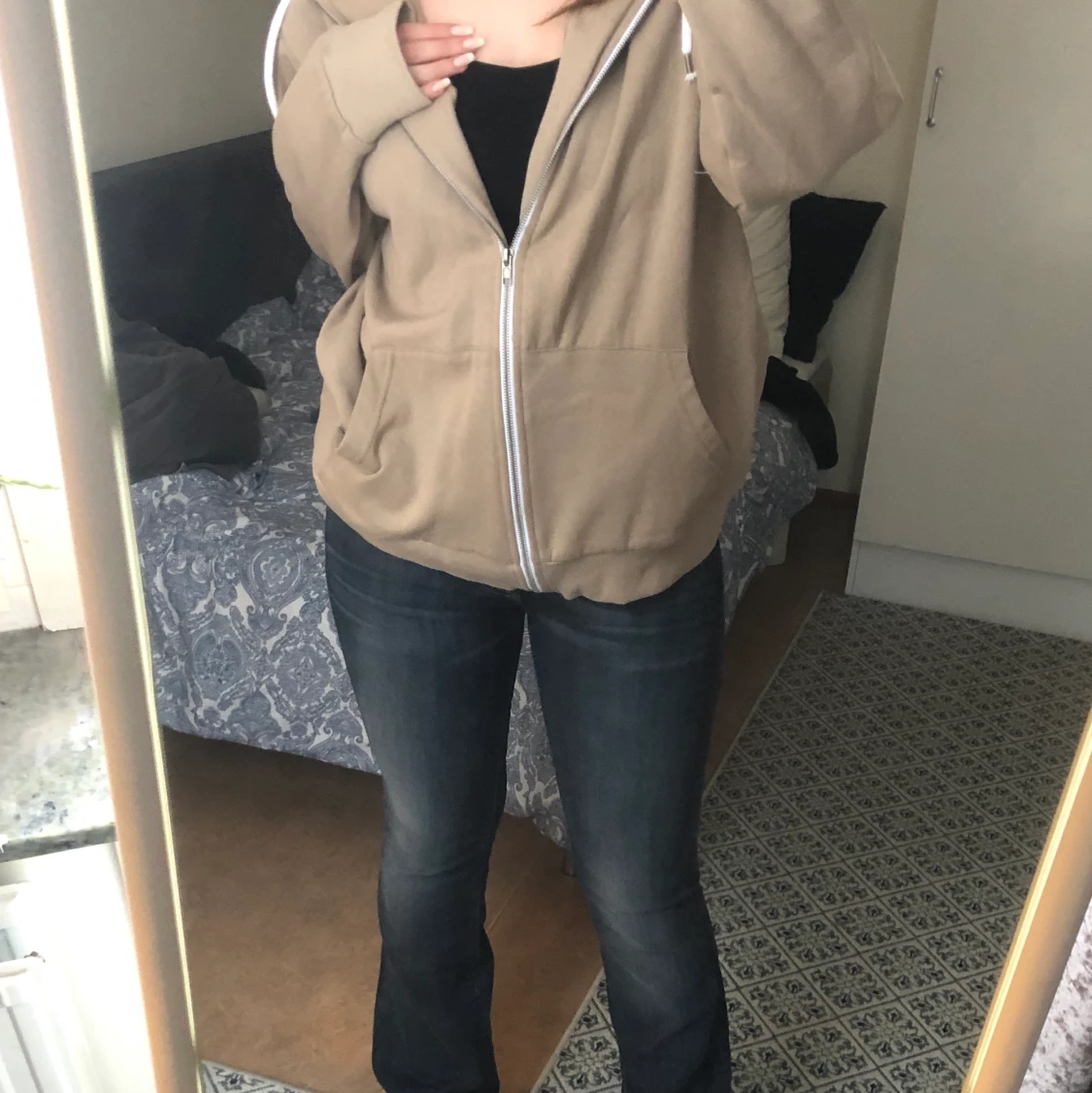 Beige zip-up hoodie  - 90