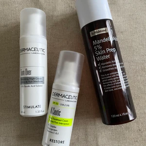 Hudvård Dermaceutic & By Wishtrend - Mandelic Acid 5% Skin Prep By Wishtrend   https://www.skincity.com/en/by-wishtrend/mandelic-acid-5-skin-prep-water-120-ml  Ca 80% kvar i flaskan. 200kr.   Dermaceutic K-Ceutic Fuktkräm SPF50   https://www.skincity.com/en/dermaceutic/k-ceutic-30-ml   Ca 70% kvar i flaskan. 200kr.   Dermaceutic Turn Over 15% Glycolic Acid Solition   https://www.skincity.com/en/dermaceutic/turn-over-40-ml  Ca 85% kvar i flaskan. 250kr.