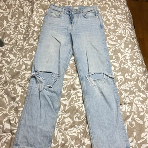 Jeans - Ett år gamla jeans i perfekt skick
