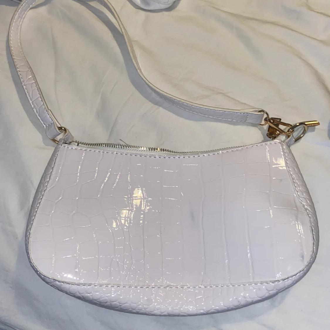 FIN AXELVÄSKA FRÅN SHEIN