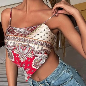 Topp med mönster  - Oanvänd endast testad 1 gång. Passar en strl S. Köpare står för frakt! 