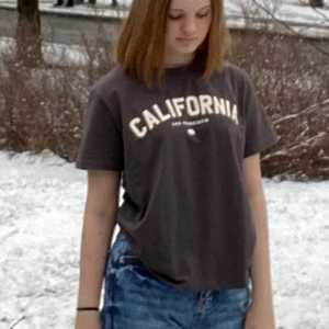 T-shirt med tryck - Knappt använd, 30kr + frakt 45kr