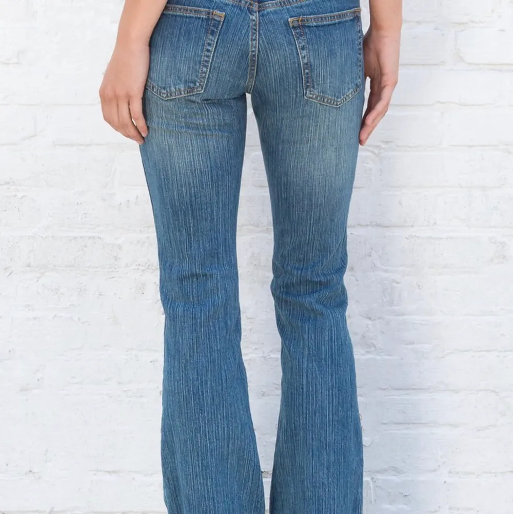 Supersnygga jeans från brandy Melville!!💓skriv för fler bilder eller frågor❤️. Toppar.