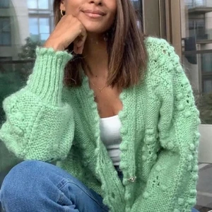 Stickad kofta❤️ - Säljer nu min stickade kofta som är köpt från Zara förra året! Den sticks inte och är i väldigt bra skick!