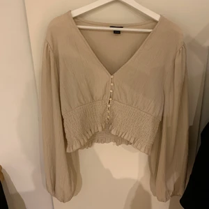 Blus - Storlek L. 100kr