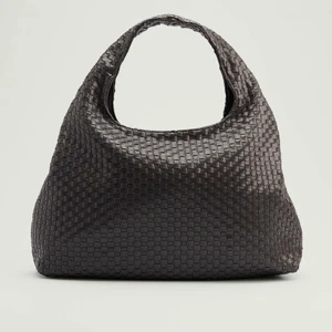 Väska  - Helt slutsåld & oanvänd väska från NA-KD🤎🤎