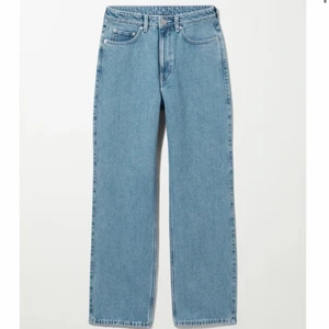 Oanvända weekday voyage jeans - Oanvända weekday jeans i modellen voyage High Straight Jeans. W24 L28. Sälj pga för små