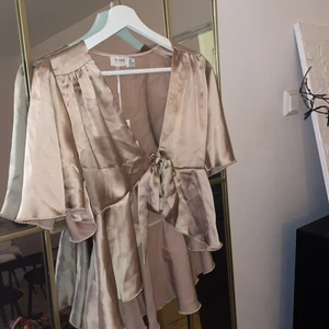 Blus asos - Blus asos strl 36 (uk 8) aldrig använd.