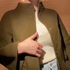 Jacka - Fin vårjacka i mossgrön färg! 