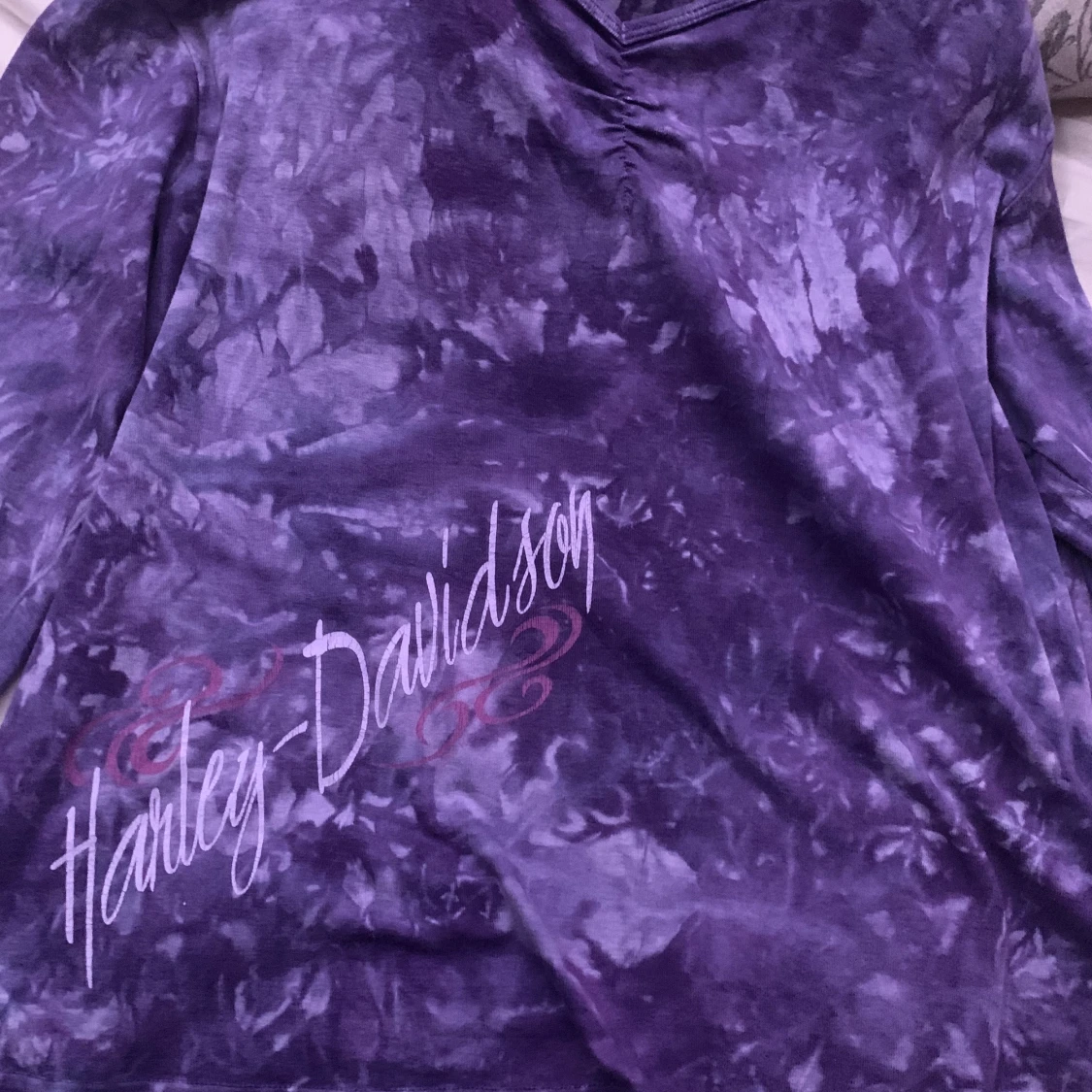 En långärmad harley davidson tröja