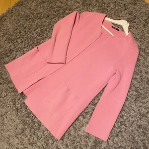 Rosa kofta - Från Ginatricot 