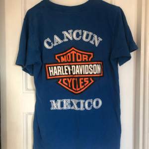 Harley Davidson t-shirt köpt på Pop boutiq. Kan mötas upp i Gbg annars står köparen för frakt💖