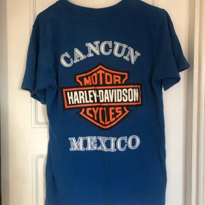 T-shört  - Harley Davidson t-shirt köpt på Pop boutiq. Kan mötas upp i Gbg annars står köparen för frakt💖